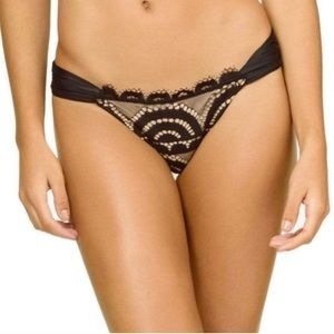 NWT PilyQ Lace Fanned full bottom black